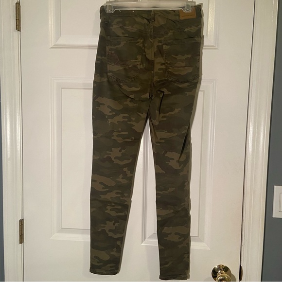 Hi-Rise Super Stretch Jeggings - Camo - Picture 3 of 6